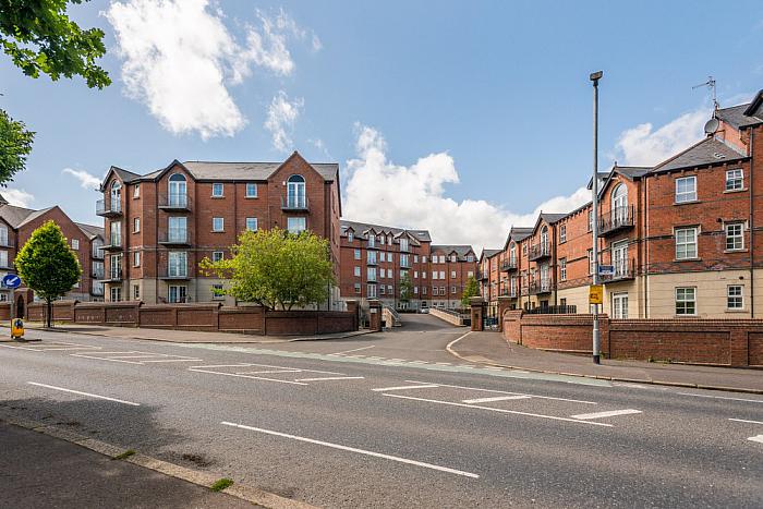 Apt 18, 3 Bell Towers South, Belfast