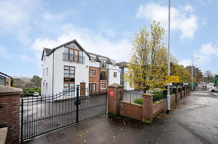 Apt 3 230 Malone Road, Belfast