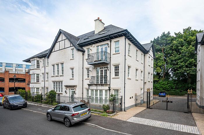 Apt 2 2 Danesfort Park North, Belfast