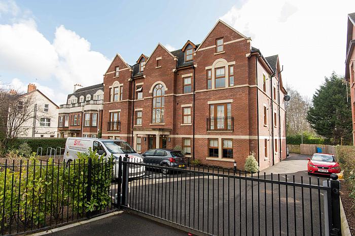Apt 2,  22 Upper Lisburn Road, Belfast